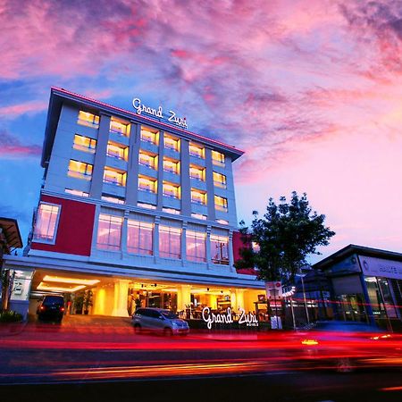 Grand Zuri Malioboro Hotel Jogjakarta Buitenkant foto
