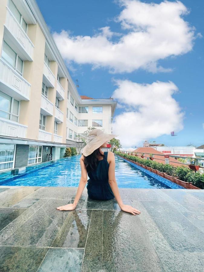 Grand Zuri Malioboro Hotel Jogjakarta Buitenkant foto
