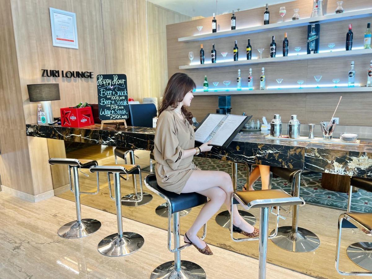 Grand Zuri Malioboro Hotel Jogjakarta Buitenkant foto