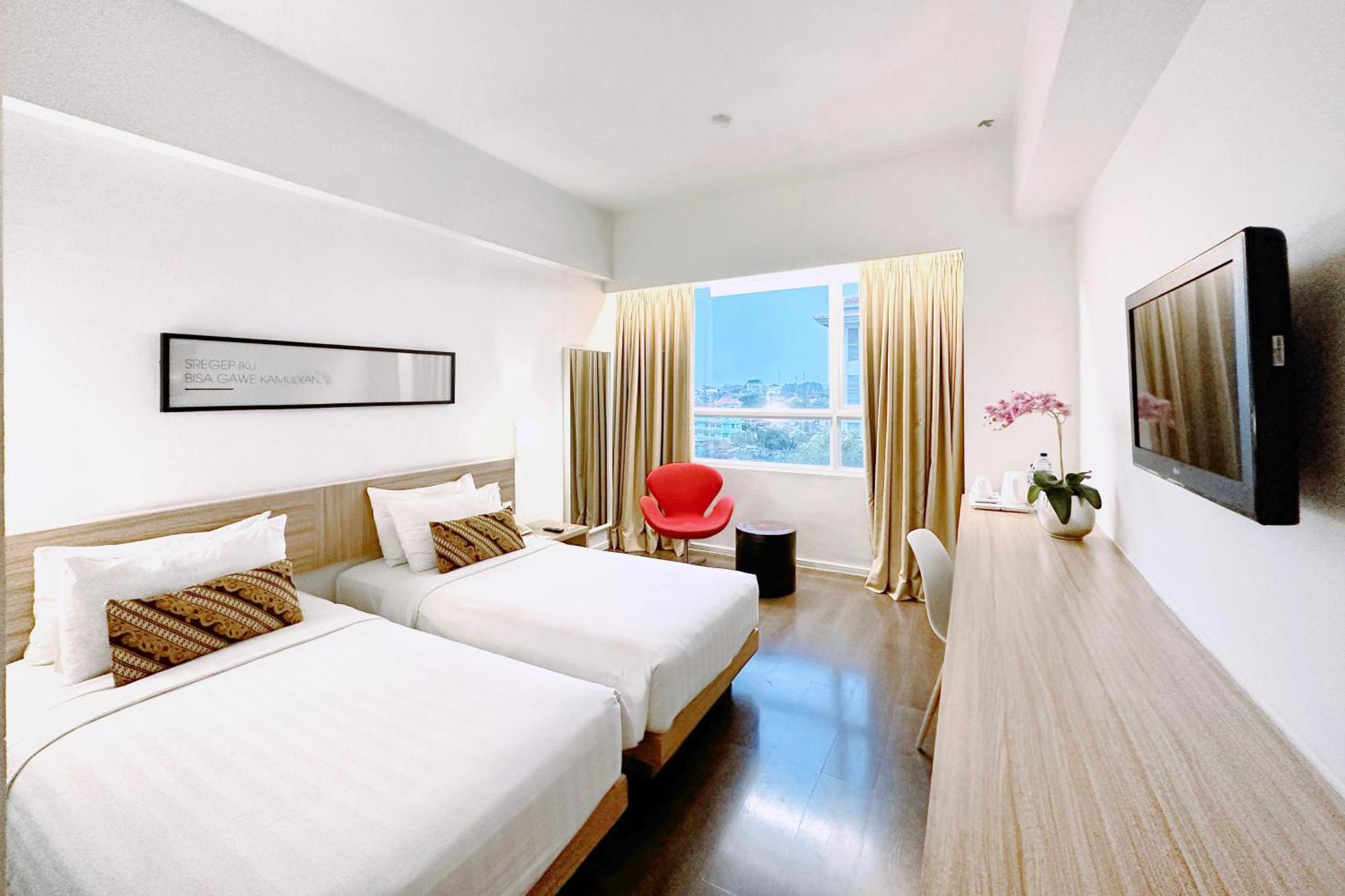 Grand Zuri Malioboro Hotel Jogjakarta Buitenkant foto