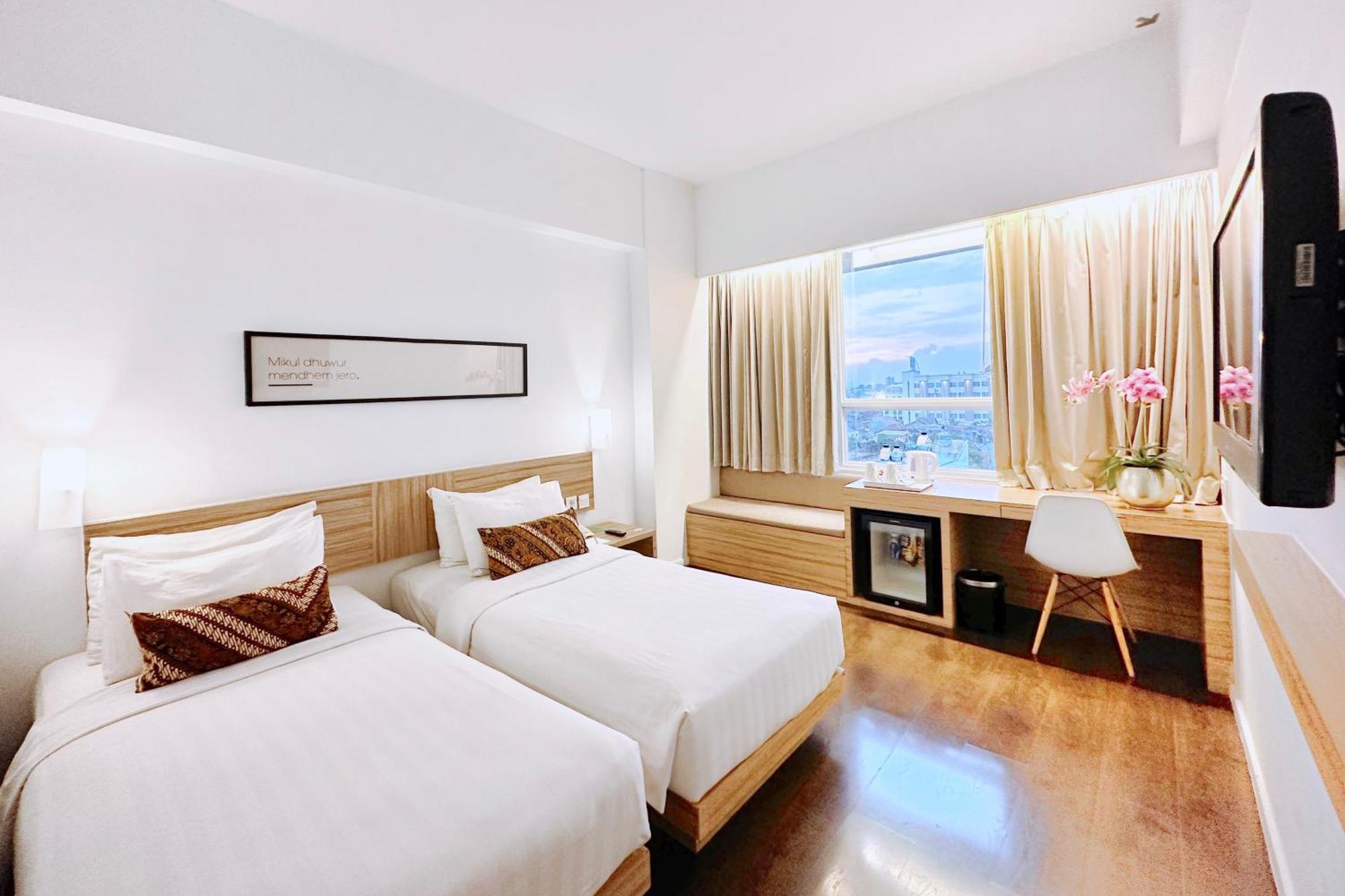Grand Zuri Malioboro Hotel Jogjakarta Buitenkant foto
