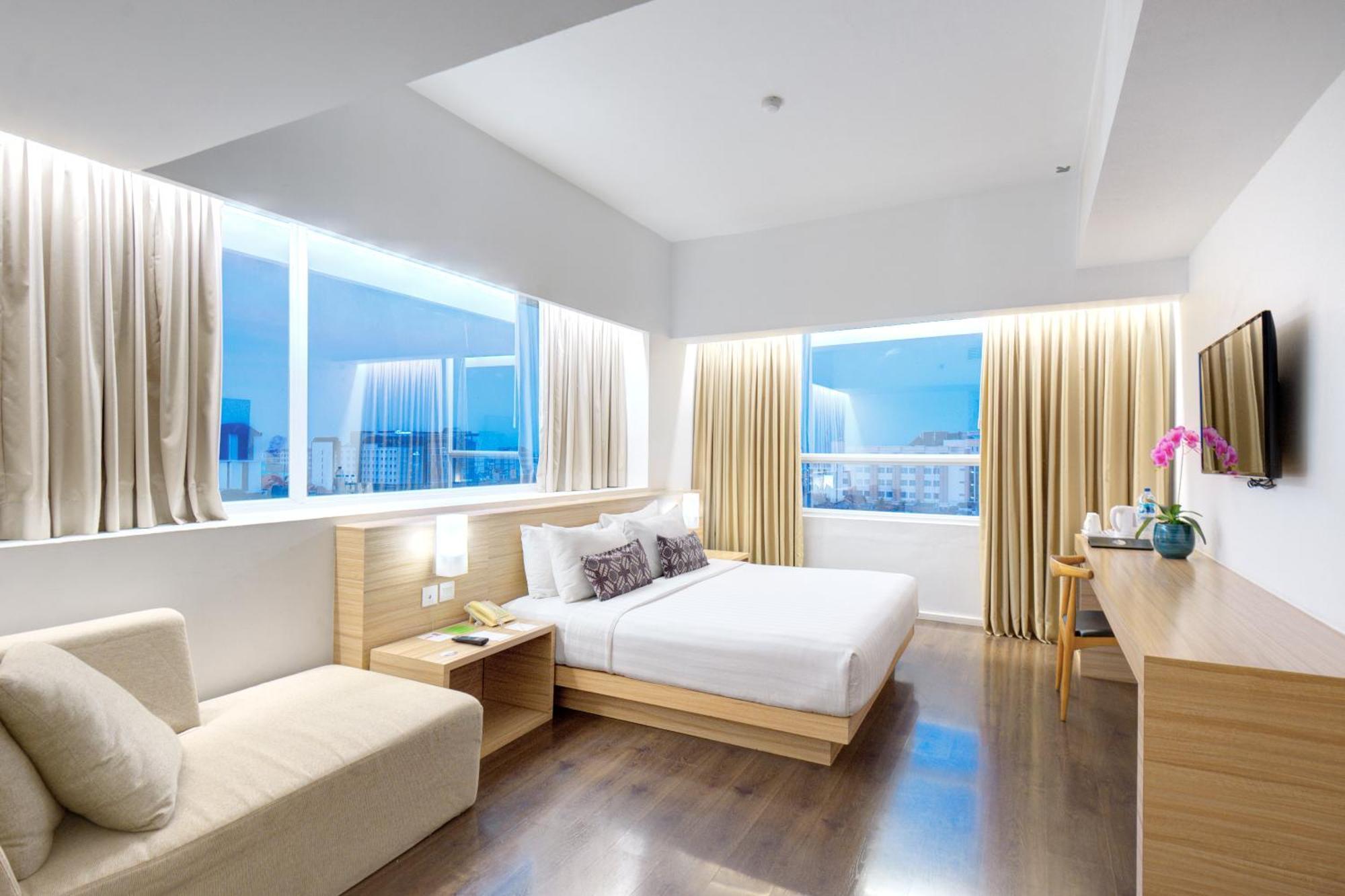 Grand Zuri Malioboro Hotel Jogjakarta Buitenkant foto