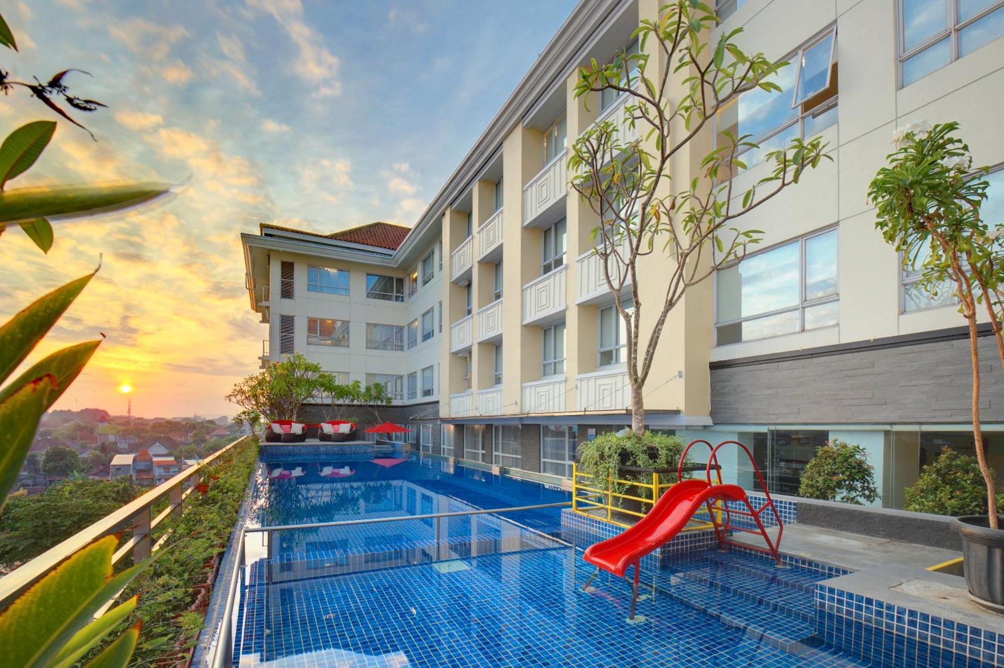 Grand Zuri Malioboro Hotel Jogjakarta Buitenkant foto