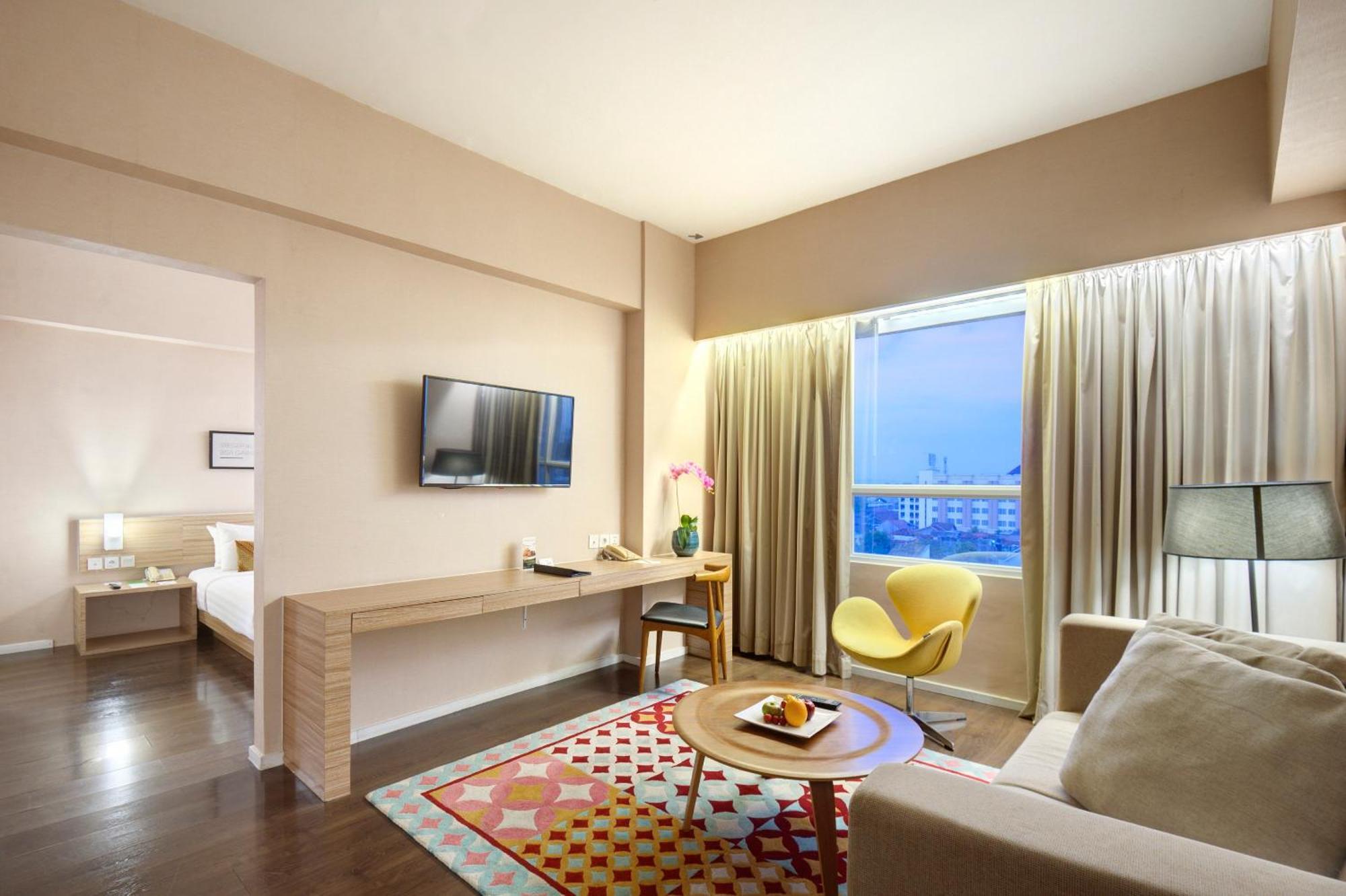 Grand Zuri Malioboro Hotel Jogjakarta Buitenkant foto